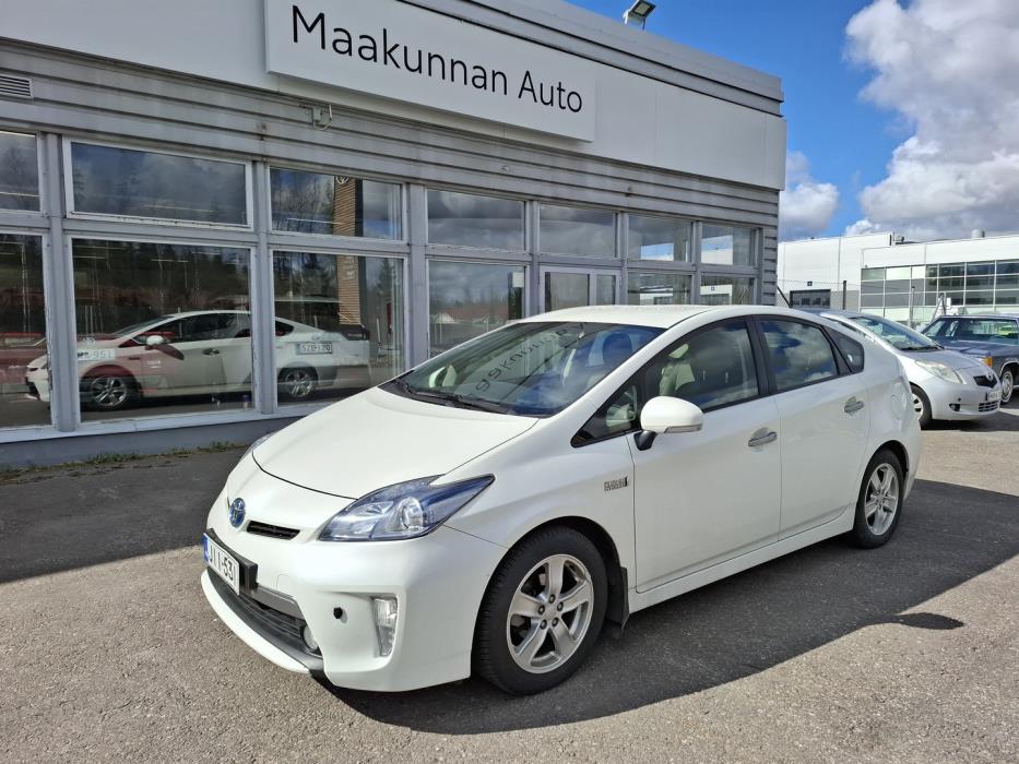 TOYOTA Prius PHEV 2013