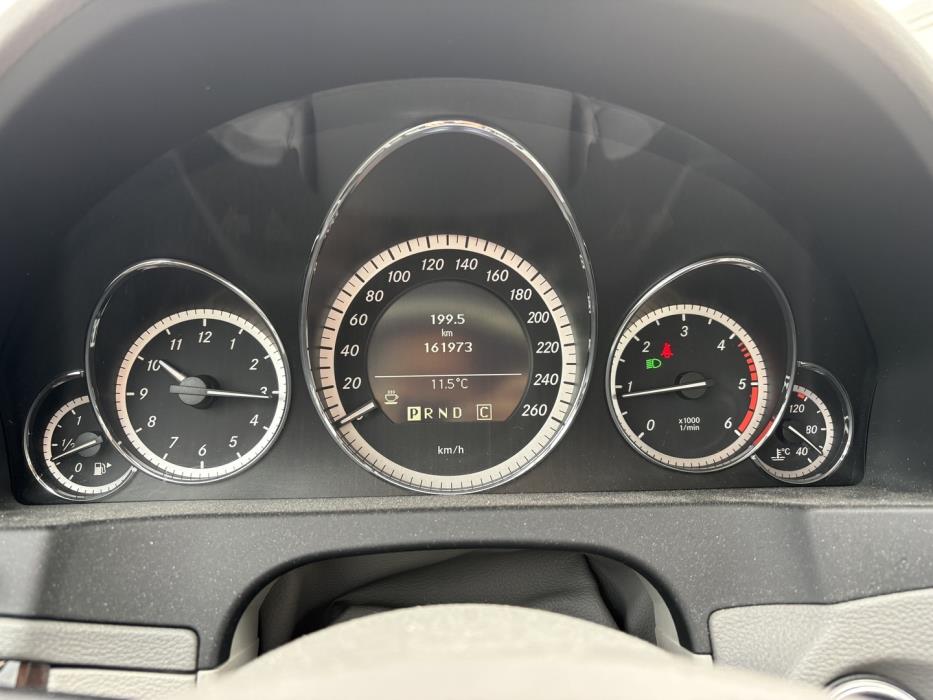 MERCEDES-BENZ E 2009