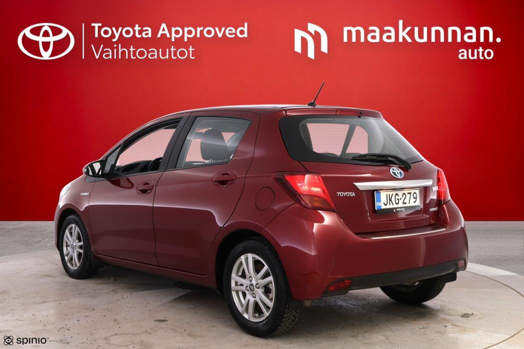 TOYOTA Yaris 2017