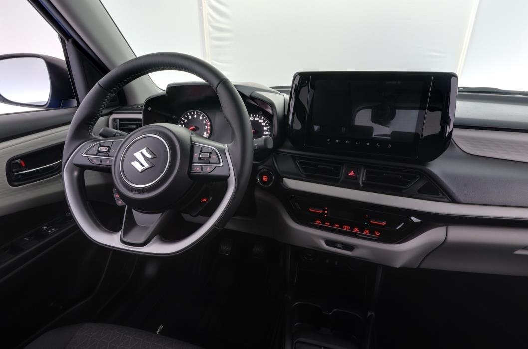 SUZUKI Swift 2024