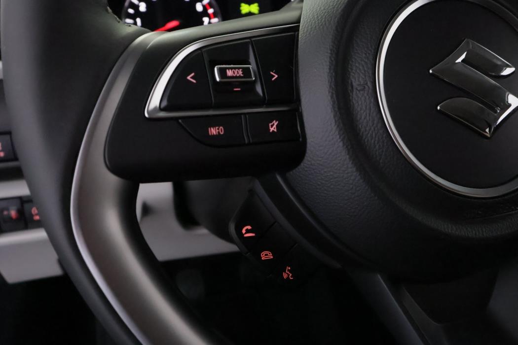SUZUKI Swift 2024
