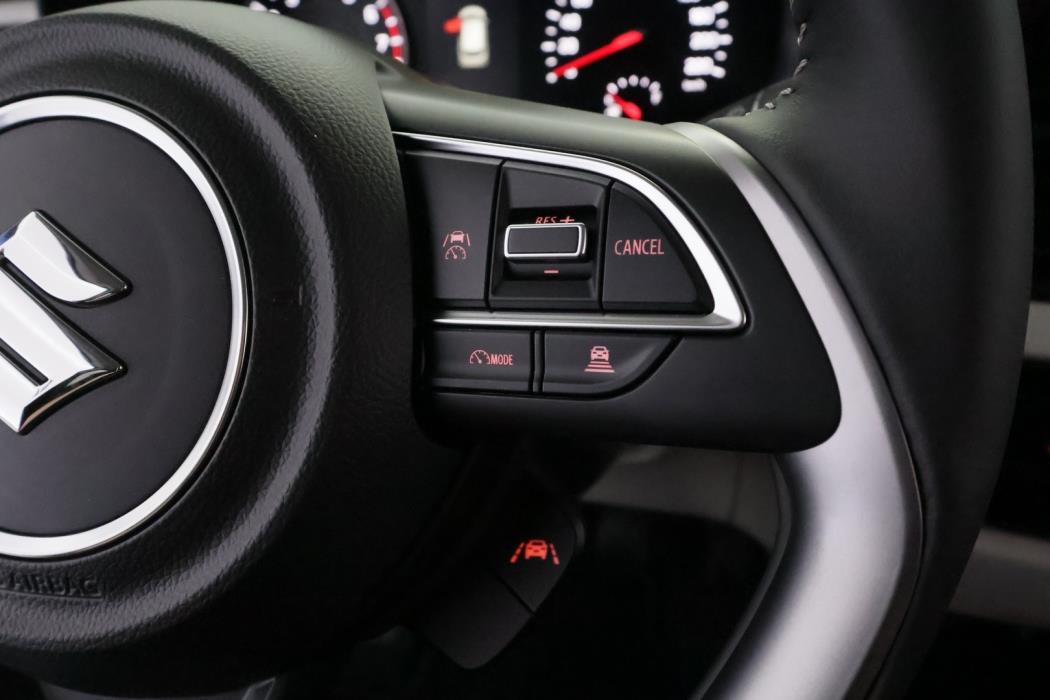 SUZUKI Swift 2024