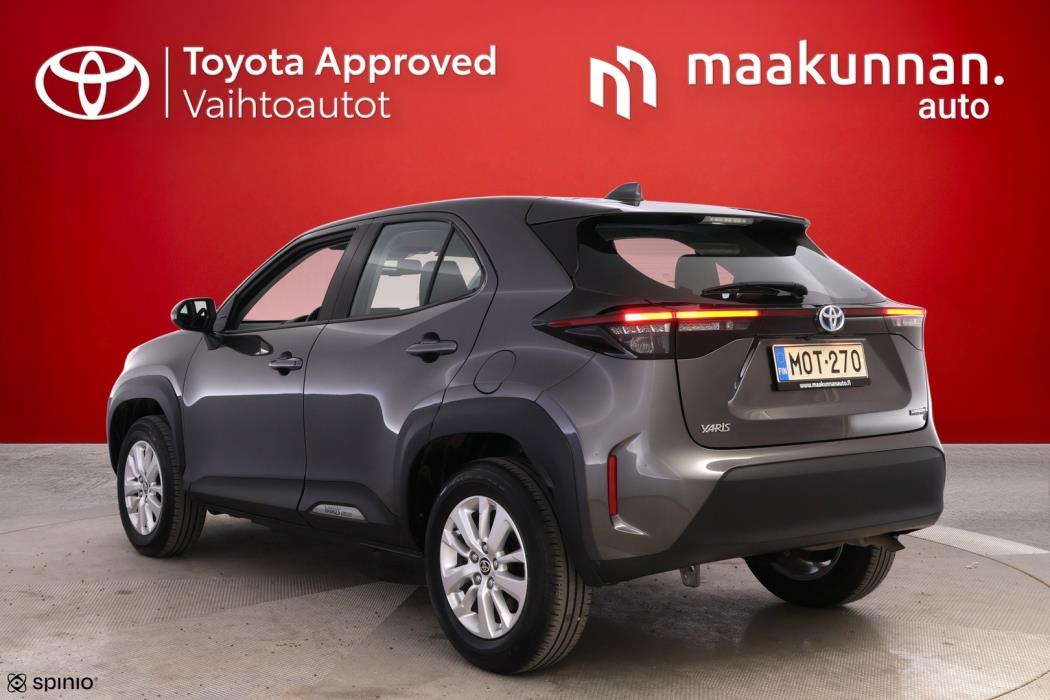 TOYOTA Yaris Cross 2023