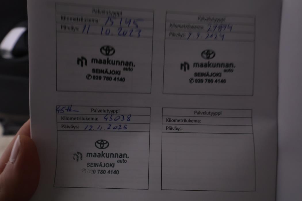 TOYOTA Yaris Cross 2023