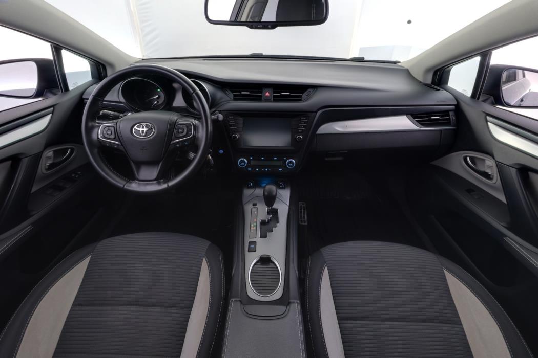 TOYOTA Avensis 2016