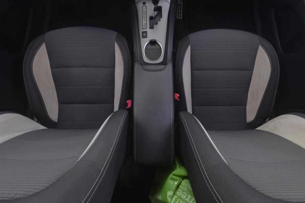 TOYOTA Avensis 2016
