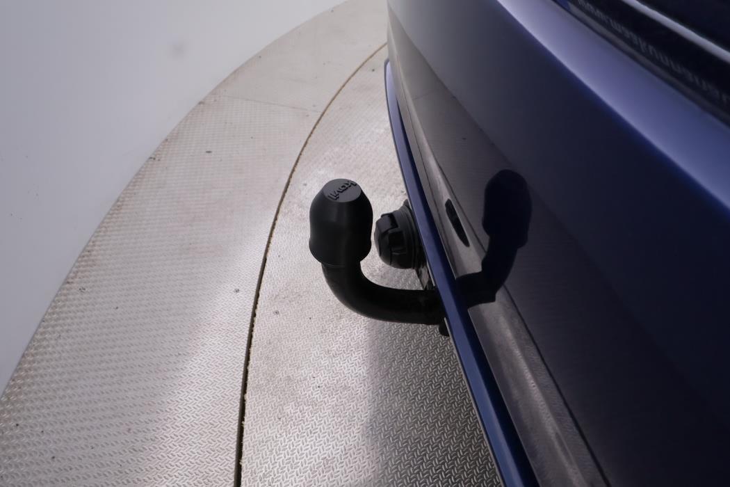TOYOTA Avensis 2016