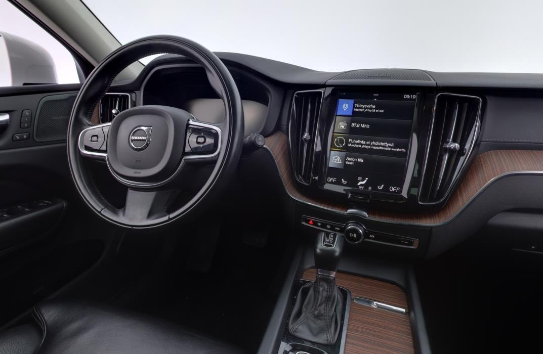 VOLVO XC60 2018