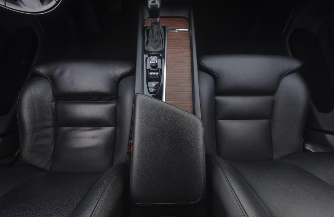 VOLVO XC60 2018