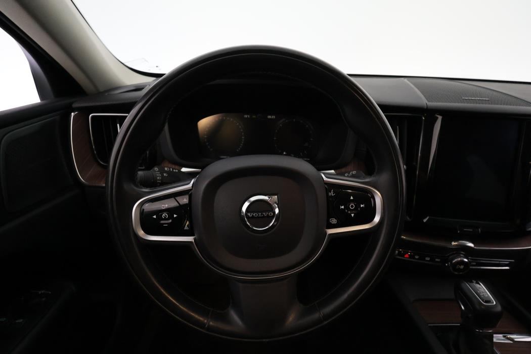 VOLVO XC60 2018