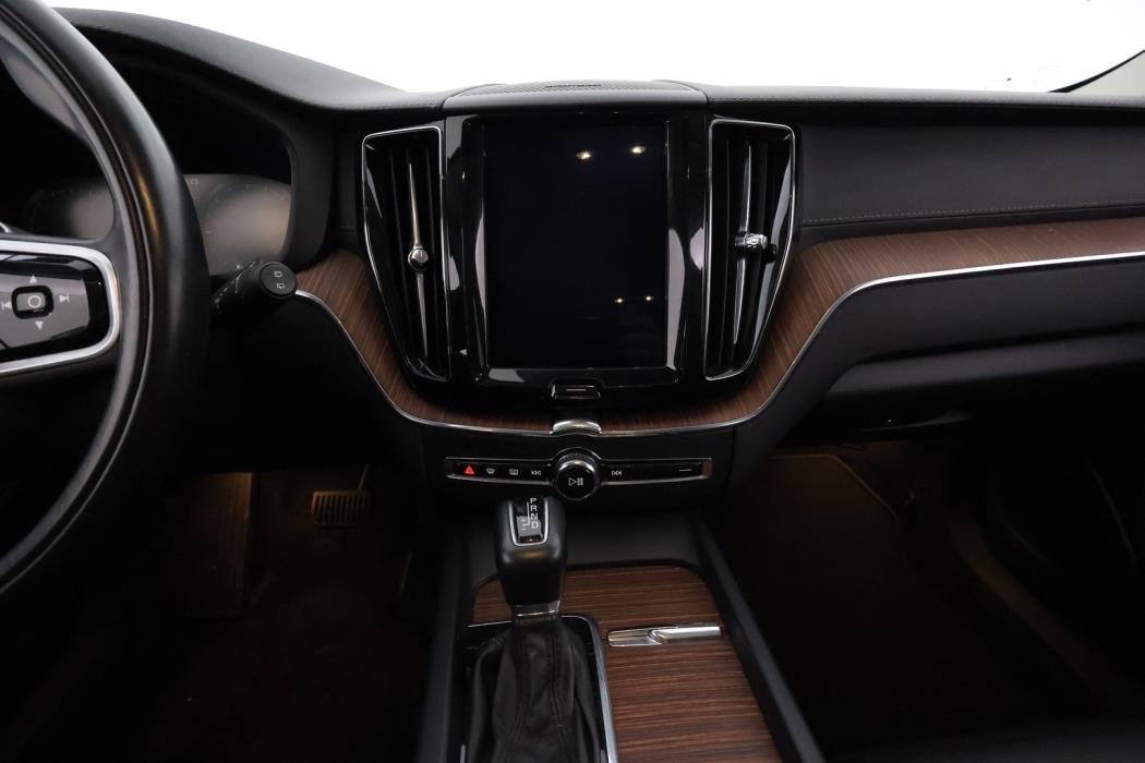 VOLVO XC60 2018