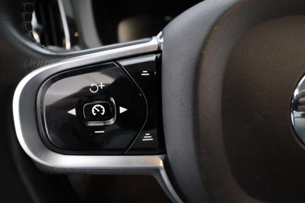 VOLVO XC60 2018
