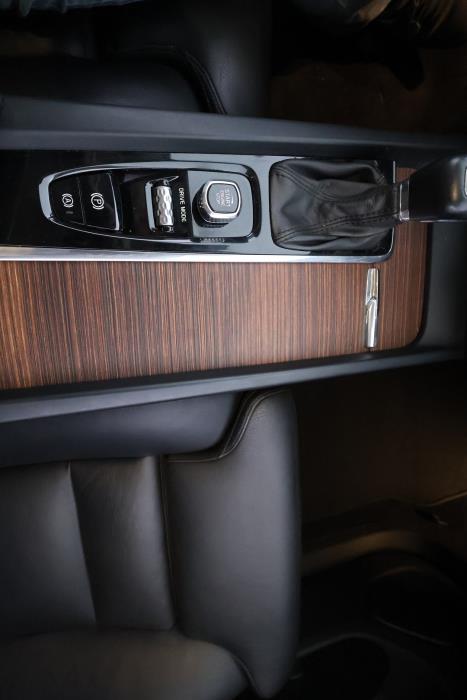 VOLVO XC60 2018