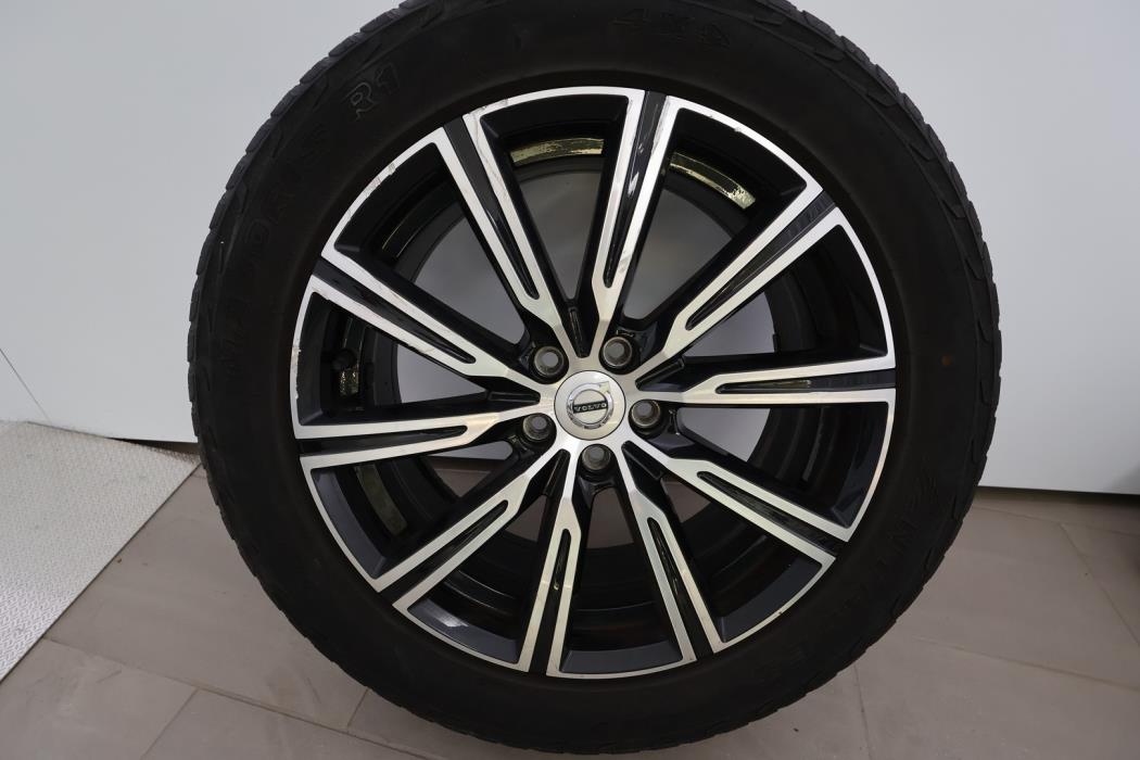 VOLVO XC60 2018