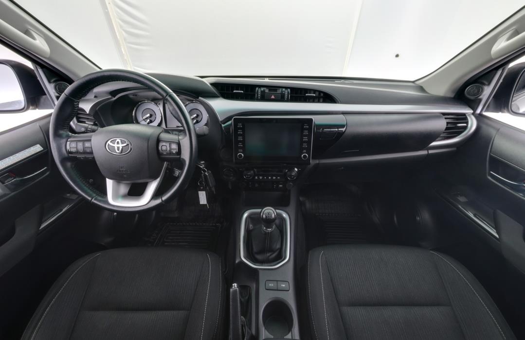 TOYOTA Hilux 2023