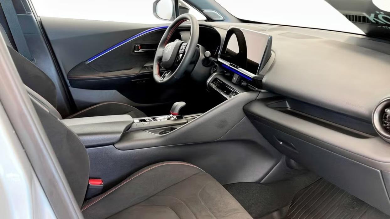 TOYOTA C-HR 2024