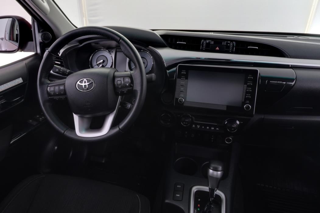 TOYOTA Hilux 2024