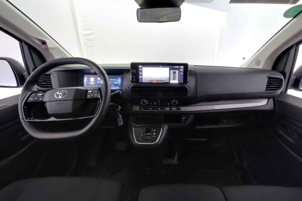 TOYOTA Proace 2025