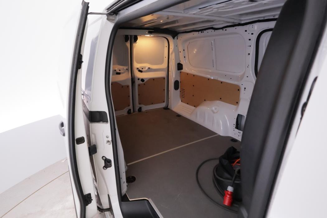 TOYOTA Proace 2025