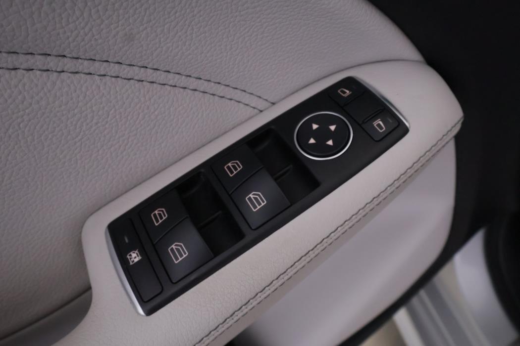 MERCEDES-BENZ B 2015