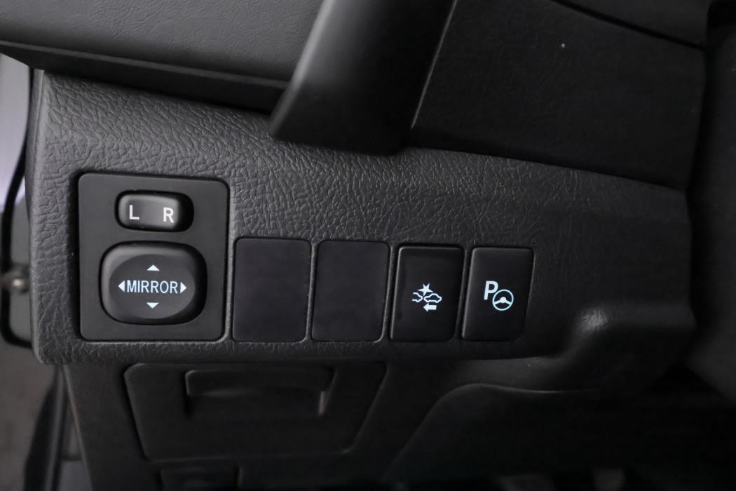 TOYOTA Auris 2015