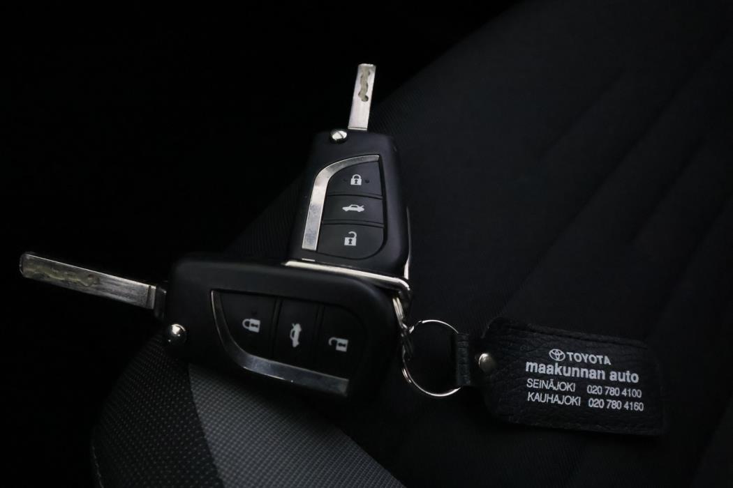 TOYOTA Auris 2015