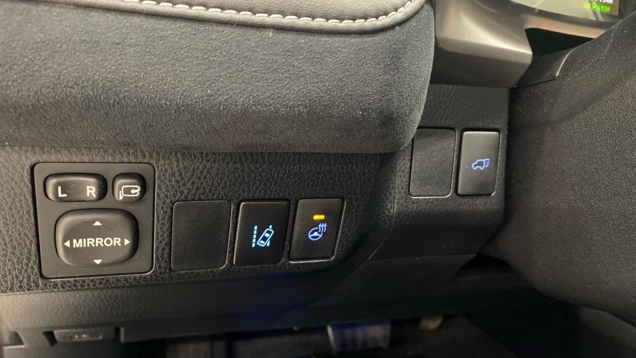 TOYOTA RAV4 2018