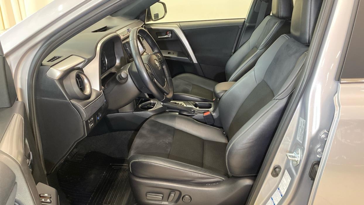 TOYOTA RAV4 2018