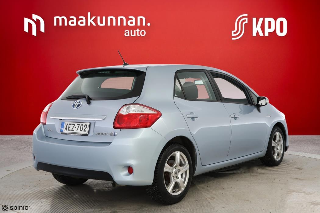 TOYOTA Auris 2011