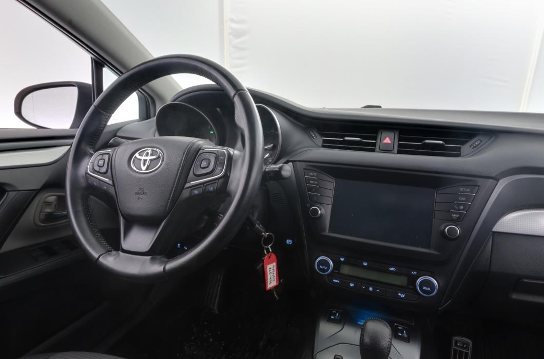 TOYOTA Avensis 2016