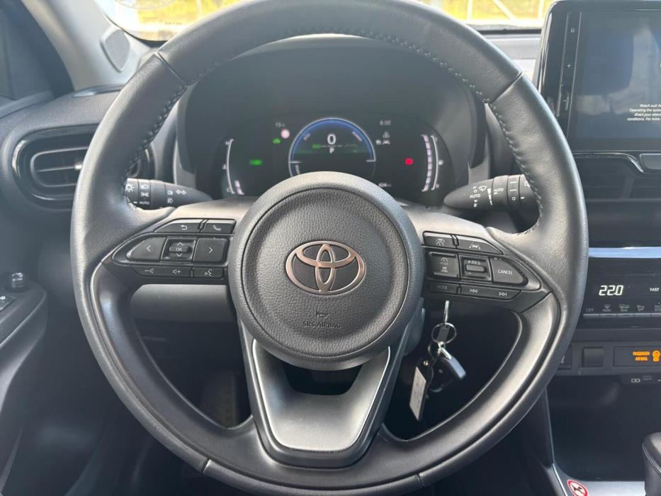TOYOTA Yaris Cross 2025