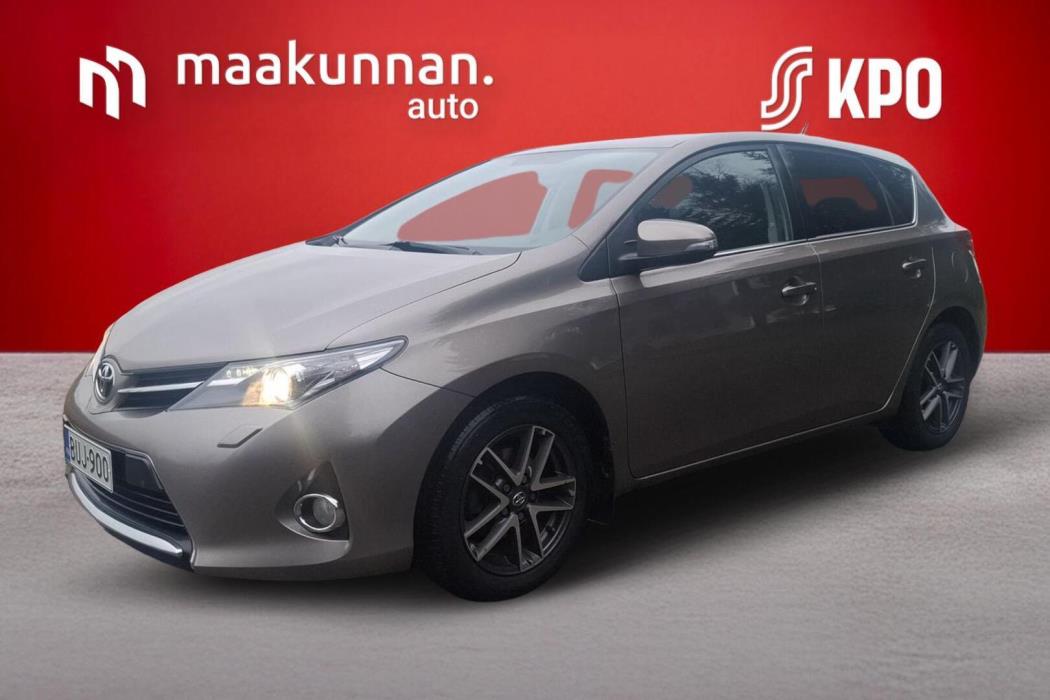 TOYOTA Auris 2015