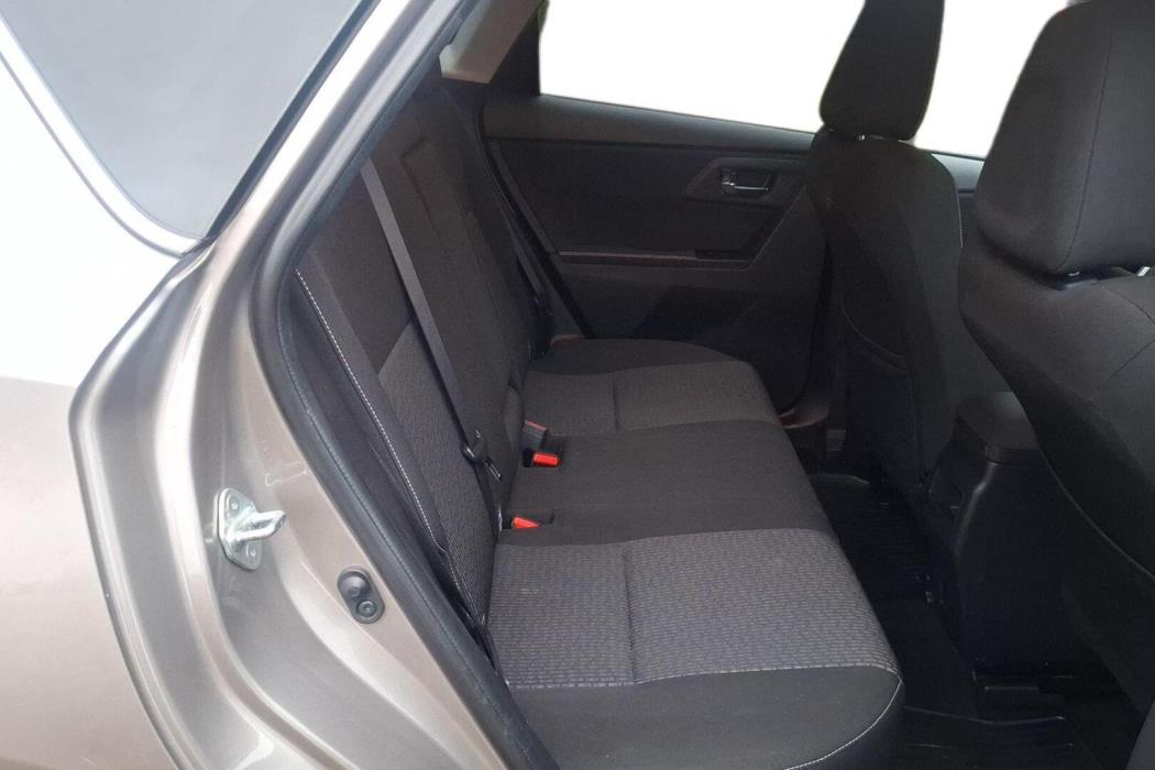 TOYOTA Auris 2015