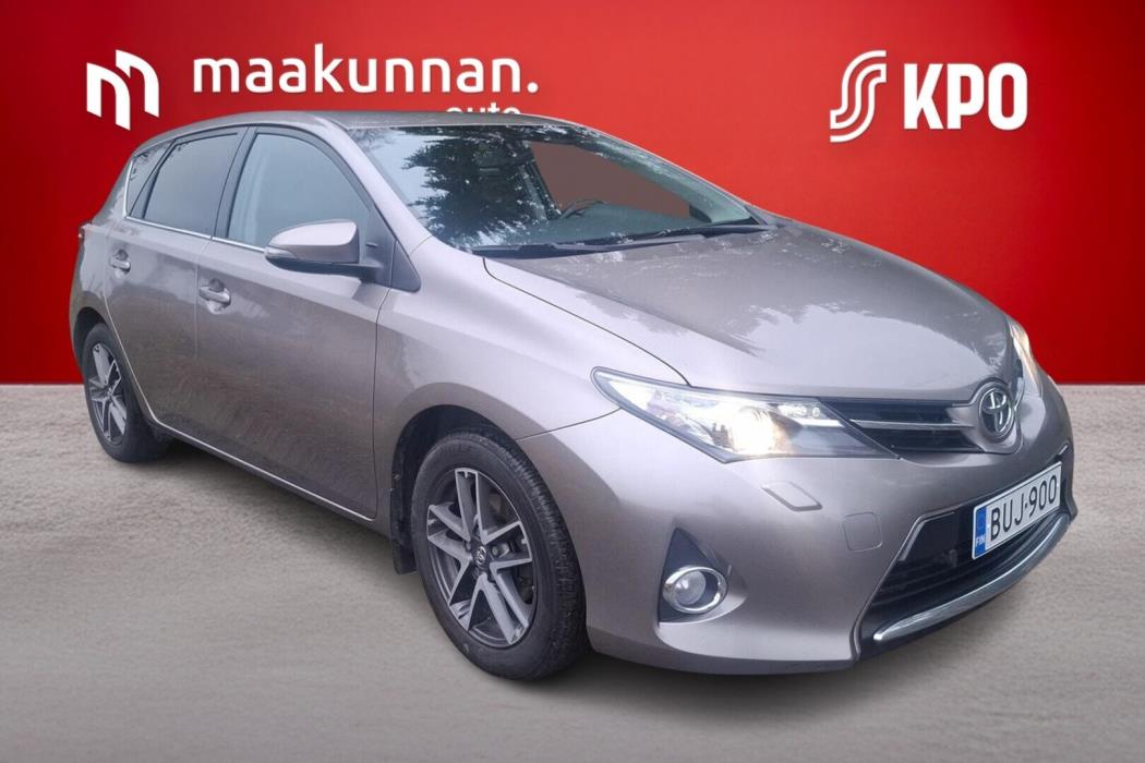TOYOTA Auris 2015
