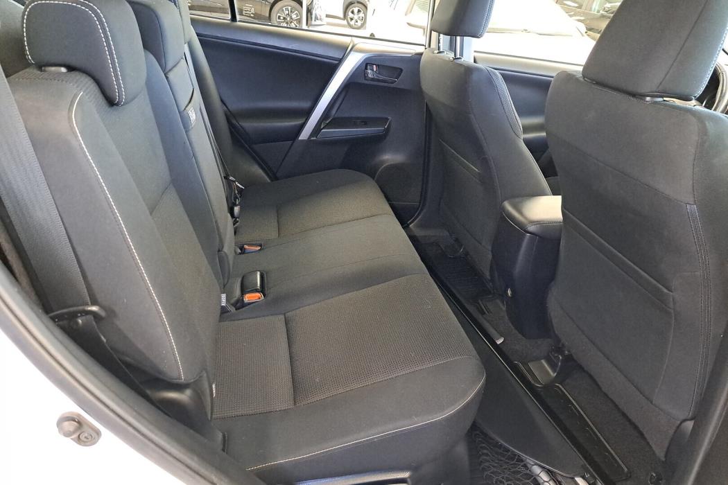 TOYOTA RAV4 2018