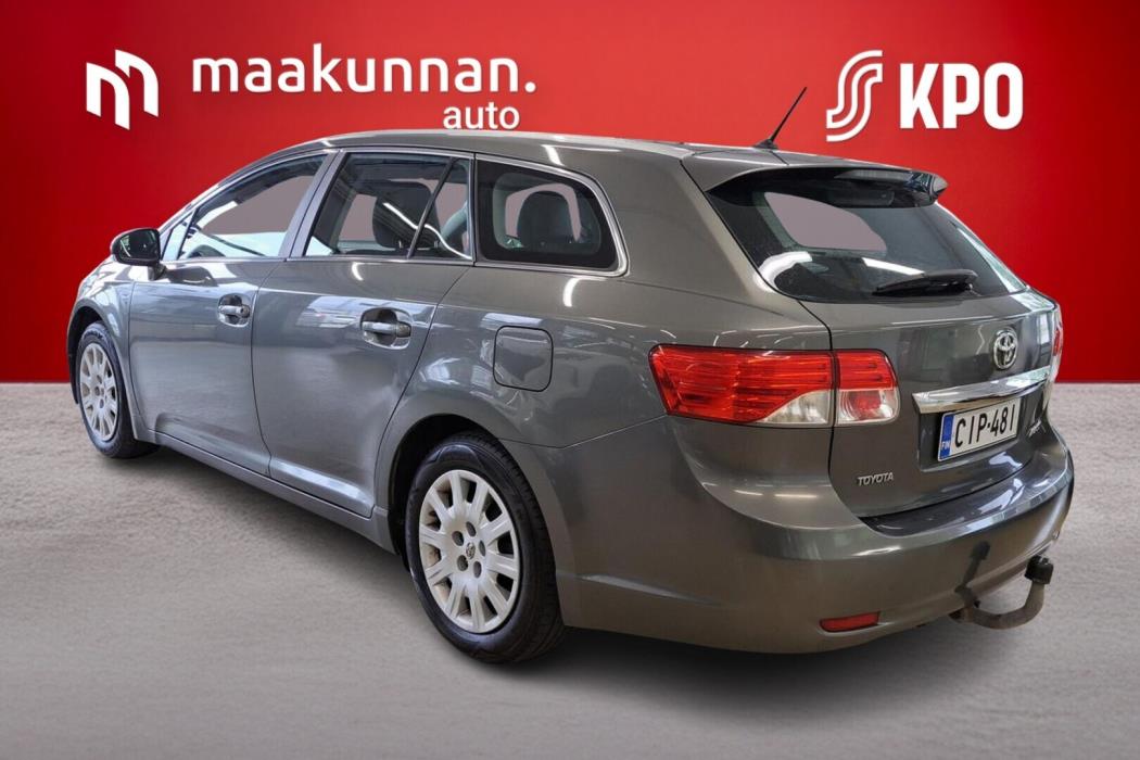 TOYOTA Avensis 2012