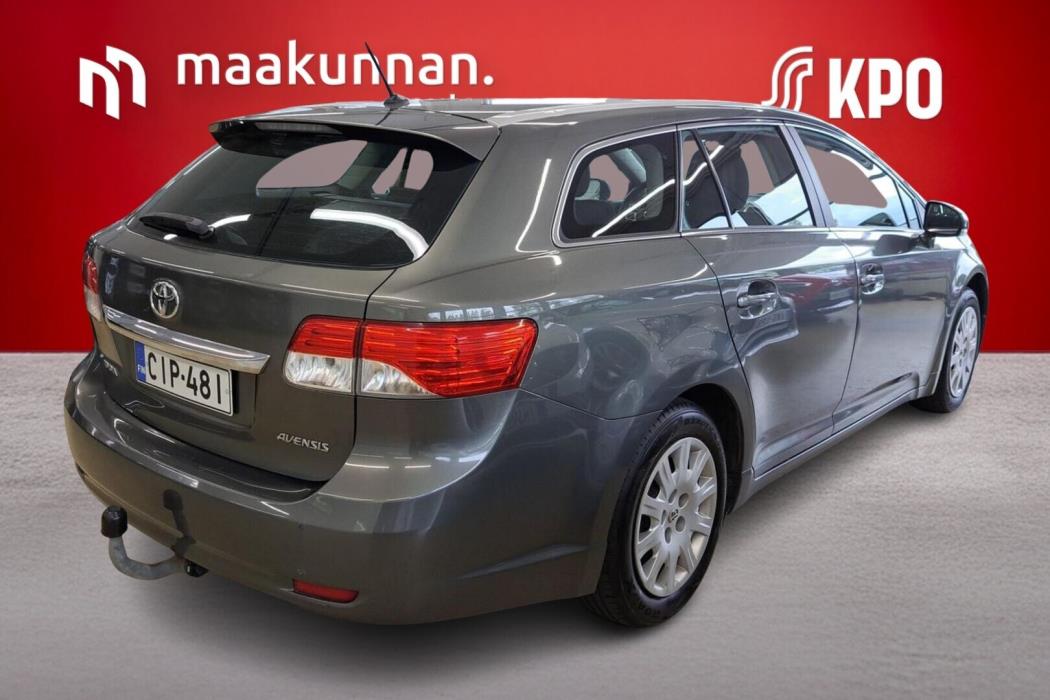 TOYOTA Avensis 2012