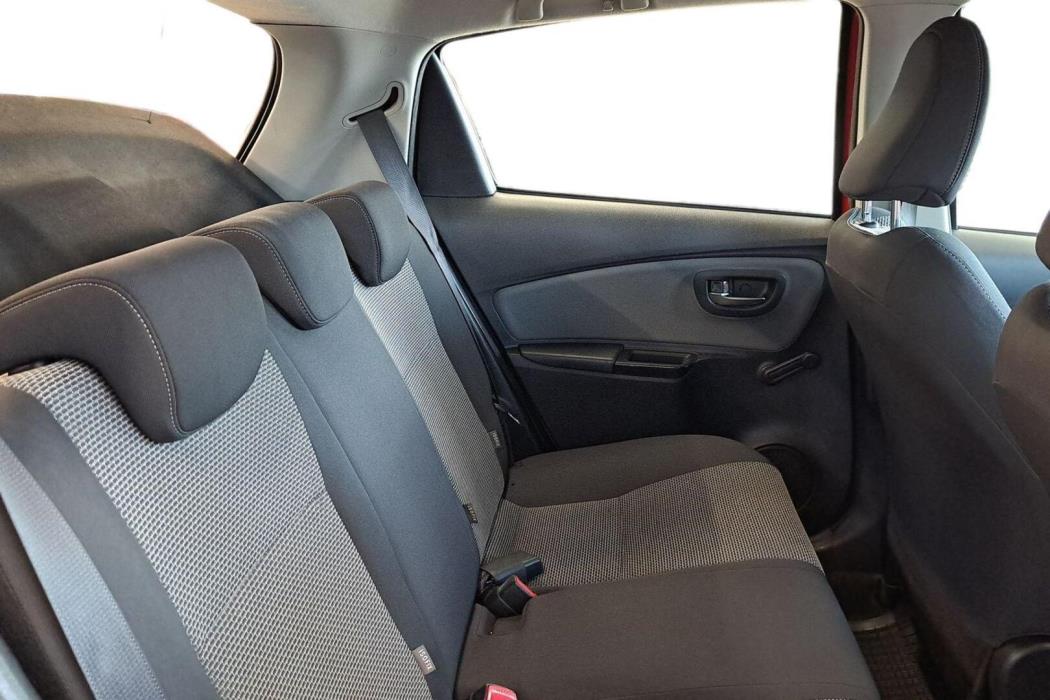 TOYOTA Yaris 2017