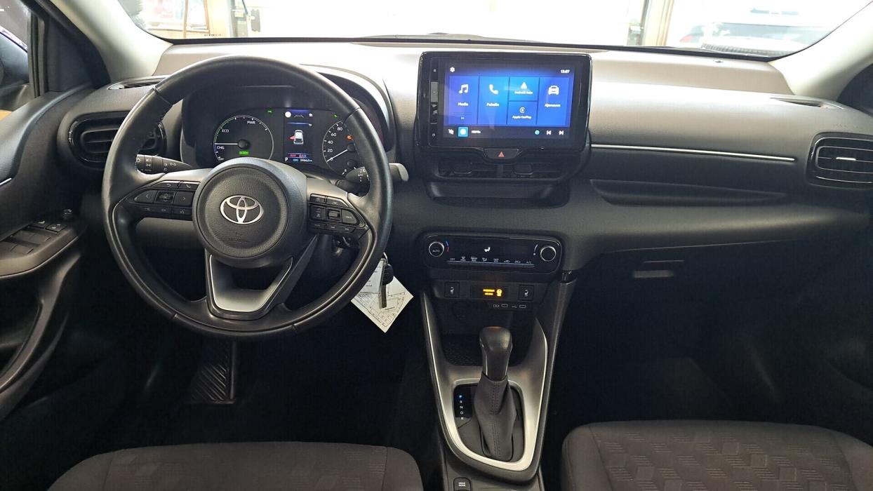 TOYOTA Yaris 2024