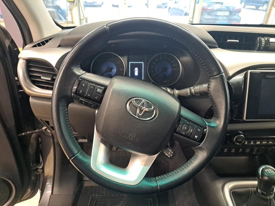 TOYOTA Hilux 2018