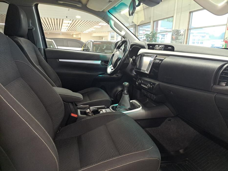 TOYOTA Hilux 2018