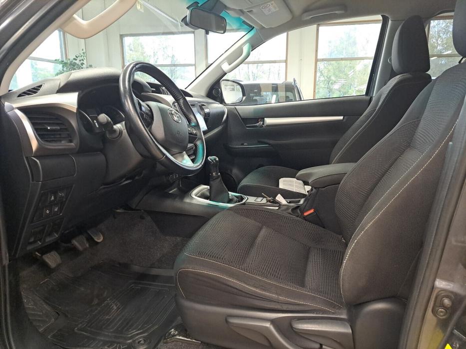 TOYOTA Hilux 2018