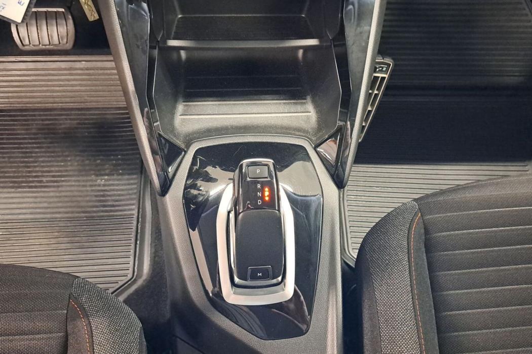 PEUGEOT 2008 2021