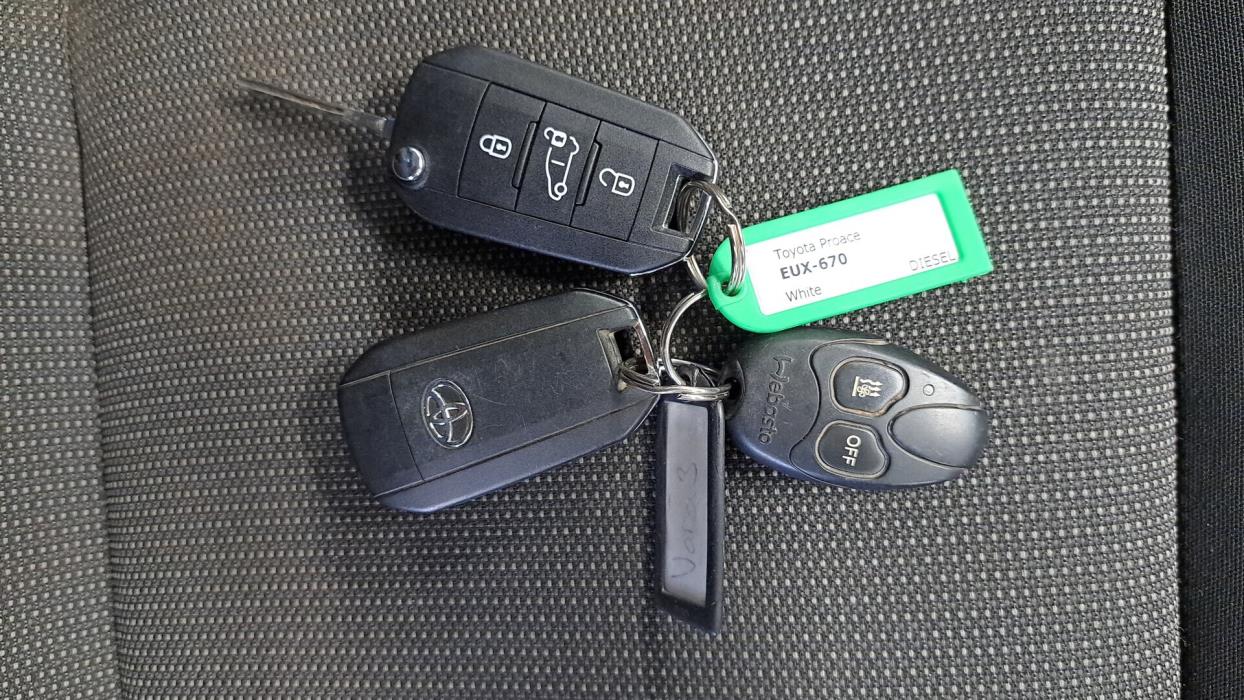 TOYOTA Proace 2023