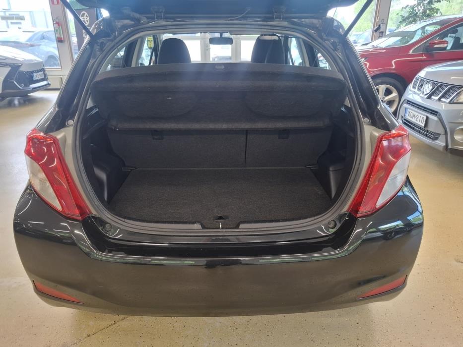 TOYOTA Yaris 2013