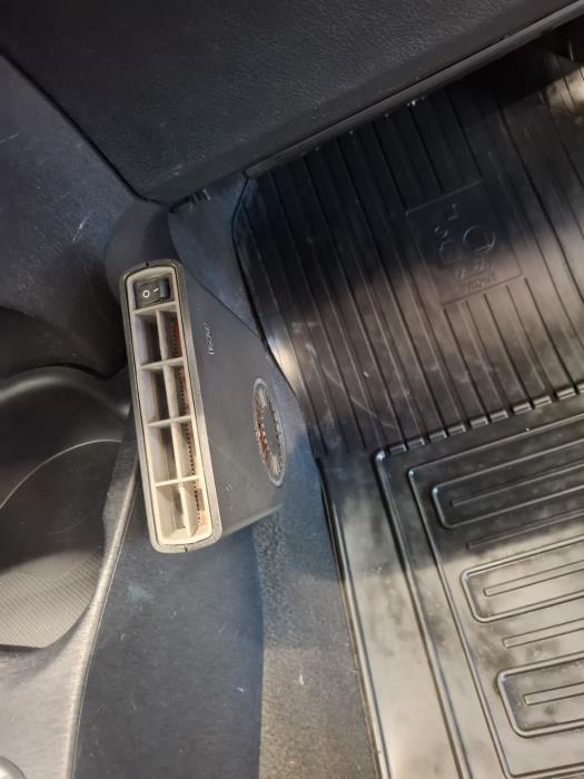 TOYOTA Yaris 2013