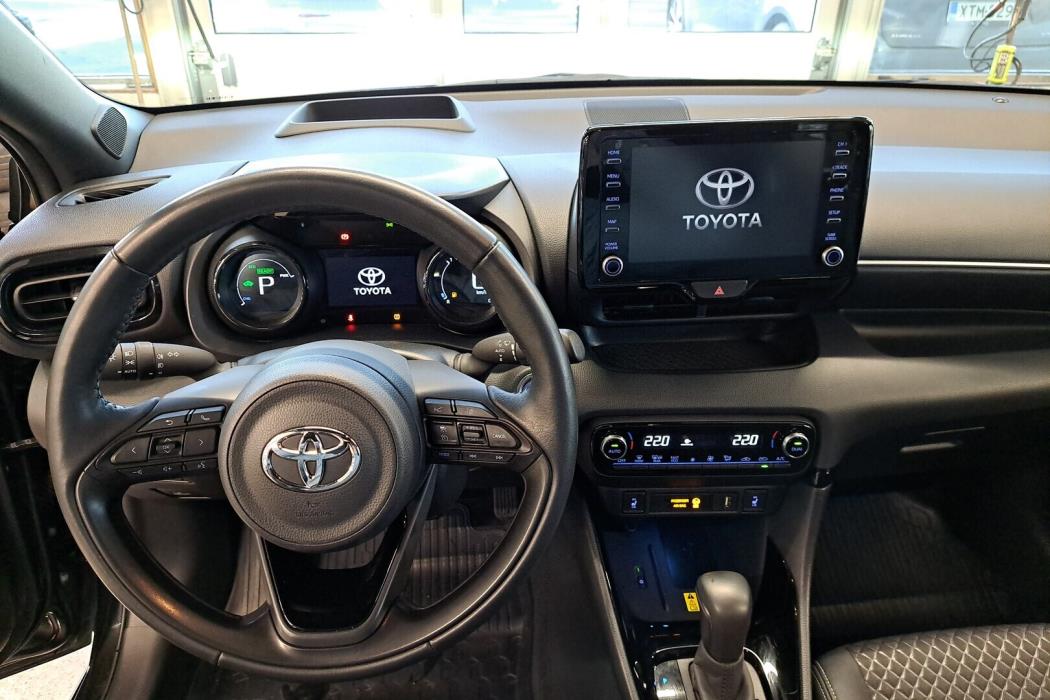 TOYOTA Yaris 2023