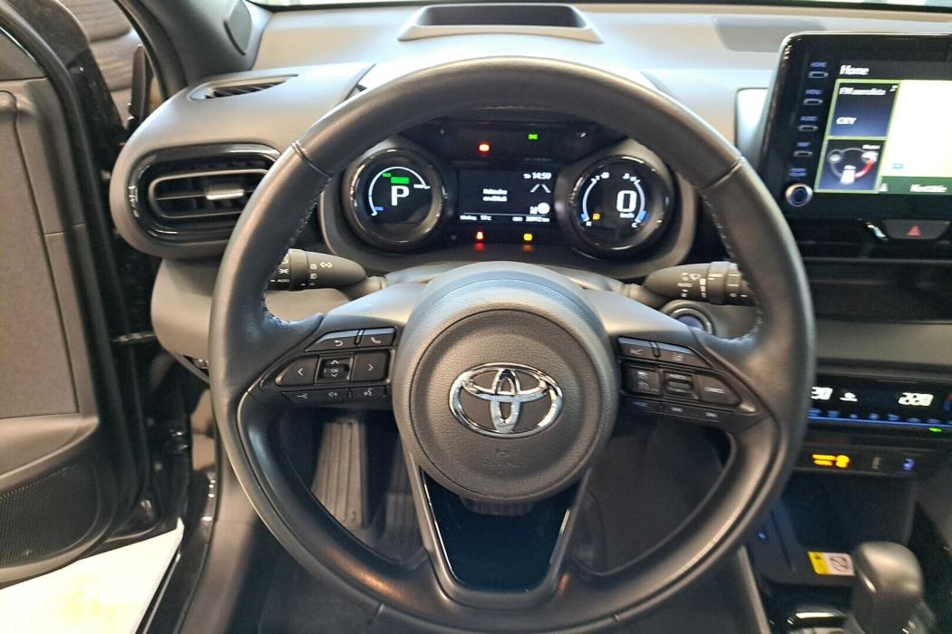 TOYOTA Yaris 2023