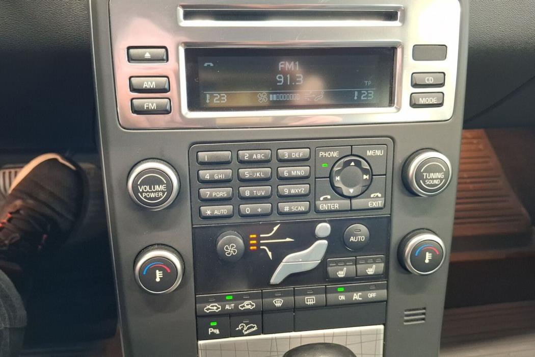 VOLVO XC70 2010