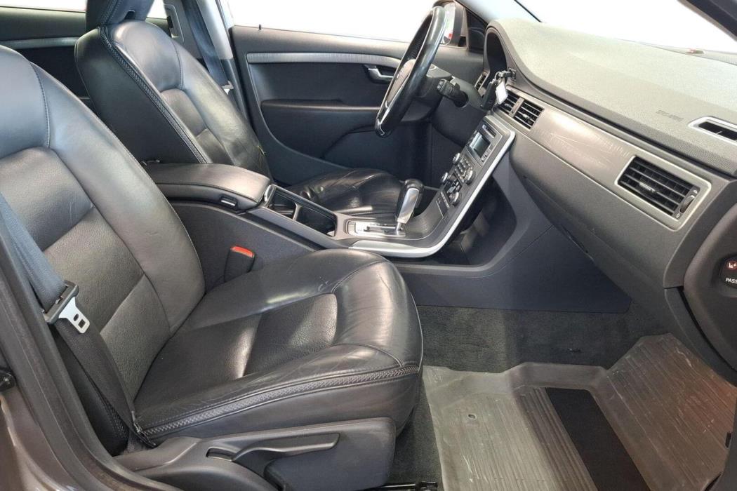 VOLVO XC70 2010